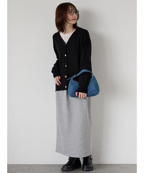 Te chichi TERRASSE(テチチテラス)の「金釦Vネックリラックスカーディガン(カーディガン/ボレロ・レディース・ベージュ/ブラック/ブルー/ピンク・F)」の16枚目の写真