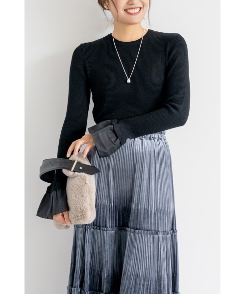 M.deux(エムドゥ)の「袖シアーバルーンリブニット(ニット/セーター・レディース・ブラック/ボルドー・MEDIUM)」の2枚目の写真