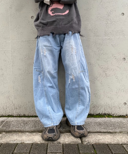 lilful（リルフル）の「ウォッシュ加工ダメージワイドカーブシルエットバギーデニムパンツ（デニムパンツ・メンズ・ライトブルー/ブルー・L/M）」の3枚目の写真