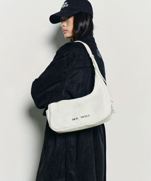NICK&NICOLE(ニックアンドニコール)の「LOGO POCKET HALF SHOULDER BAG_IVORY(ショルダーバッグ・レディース・その他・FREE)」の2枚目の写真