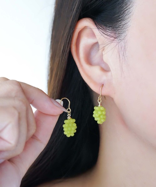 CERCA(チェルカ)の「jolie minette/ミニ ぶどう フック ピアス/アレルギー対応(ピアス(両耳用)・レディース・イエロー系その他/グリーン/パープル系その他・FREE)」の17枚目の写真