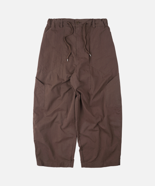 FRIZMWORKS(フリズムワークス)の「FOLD FATIGUE WIDE PANTS _ BROWN(その他パンツ・メンズ・その他・SMALL/MEDIUM/LARGE/X-LARGE)」の1枚目の写真