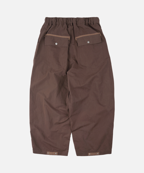 FRIZMWORKS(フリズムワークス)の「FOLD FATIGUE WIDE PANTS _ BROWN(その他パンツ・メンズ・その他・SMALL/MEDIUM/LARGE/X-LARGE)」の2枚目の写真