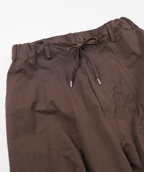 FRIZMWORKS(フリズムワークス)の「FOLD FATIGUE WIDE PANTS _ BROWN(その他パンツ・メンズ・その他・SMALL/MEDIUM/LARGE/X-LARGE)」の3枚目の写真