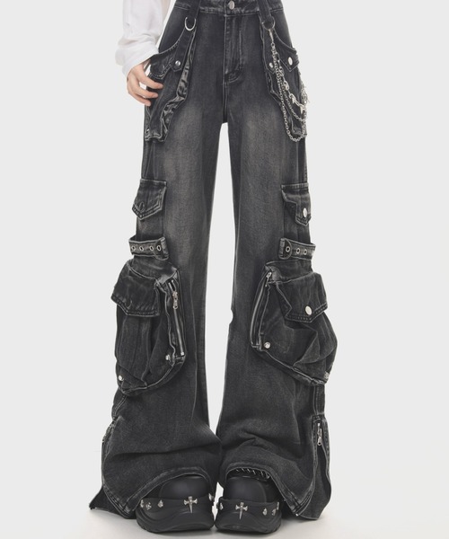 A'gem(エージェム)の「A'GEM/9 × .kom 『A'gem/エージェム』Vintage Volume Multi-Pocket Cargo Denim /ヴィンテージボリュームカーゴデニム(カーゴパンツ・レディース・ブラック・L/M)」の2枚目の写真