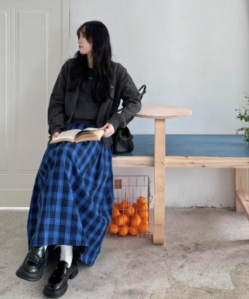 LADY LIKE(レディライク)の「チェック柄プリーツロングフレアスカート(スカート・レディース・ブルー・M)」の11枚目の写真