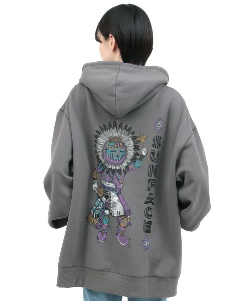 チチカカ（チチカカ）の「裏起毛サンフェイスプリントプルパーカー【ユニセックス】（パーカー・レディース・チャコールグレー/マスタード/カラフル・FREE）」の10枚目の写真