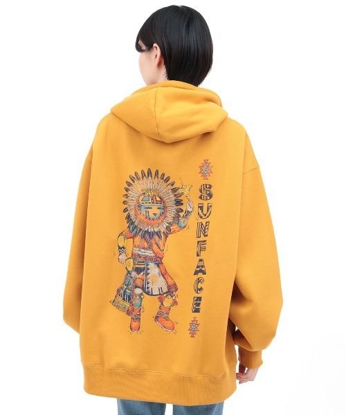 チチカカ（チチカカ）の「裏起毛サンフェイスプリントプルパーカー【ユニセックス】（パーカー・レディース・チャコールグレー/マスタード/カラフル・FREE）」の11枚目の写真