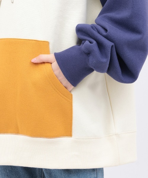 チチカカ（チチカカ）の「裏起毛サンフェイスプリントプルパーカー【ユニセックス】（パーカー・レディース・チャコールグレー/マスタード/カラフル・FREE）」の19枚目の写真