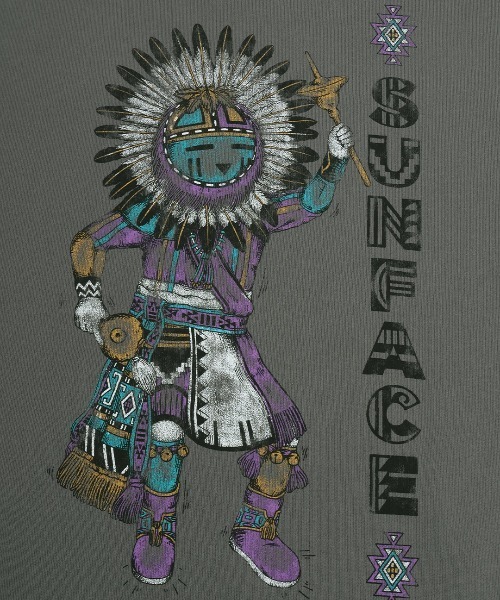 チチカカ（チチカカ）の「裏起毛サンフェイスプリントプルパーカー【ユニセックス】（パーカー・レディース・チャコールグレー/マスタード/カラフル・FREE）」の21枚目の写真