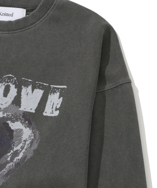 KNITTED（ニッティド）の「[NITTED X QWER DEMO] PIGMENT LETS LOVE MAN TO MAN WASHING CHARCOAL（スウェット・レディース・その他・SMALL/MEDIUM/LARGE）」の3枚目の写真