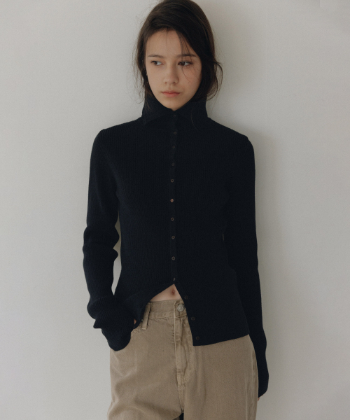 ANDNEEDS（アンドニーズ）の「Nua pola cardigan (black)（カーディガン/ボレロ・レディース・その他・FREE）」の4枚目の写真