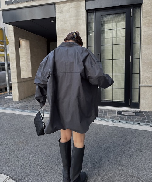 nananamoe(ナナナモエ)の「chin strap big silhouette SH(シャツ/ブラウス・レディース・チャコールグレー/クリーム・FREE)」の12枚目の写真