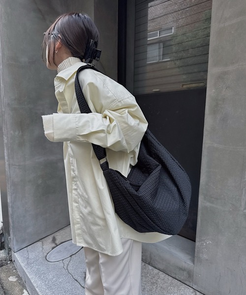 nananamoe(ナナナモエ)の「chin strap big silhouette SH(シャツ/ブラウス・レディース・チャコールグレー/クリーム・FREE)」の21枚目の写真