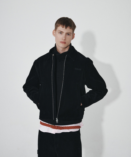 HEUTE(ホイテ)の「HET SQUARE VELVET SHORT JACKET (BLACK)(その他アウター・メンズ・ブラック・MEDIUM/LARGE)」の2枚目の写真