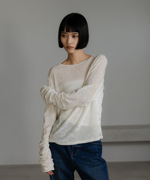 LOWRYS FARM（ローリーズファーム）の「ベロアドットＬＳ　631261（Tシャツ/カットソー・レディース・アイボリー/オフホワイト/シルバー/ブラック/ピンク系その他/グレー系その他2・FREE）」の2枚目の写真