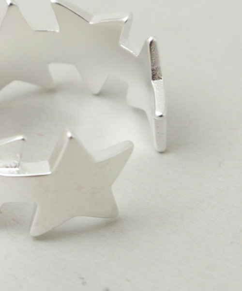 CONVERSE TOKYO（コンバーストウキョウ）の「ETERNITY STAR★ RING（リング・レディース・ゴールド/シルバー・FREE）」の6枚目の写真