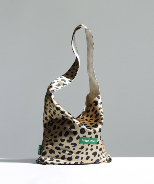 GREEN STUFF(グリーンスタッフ)の「seem full bag 62 - silky leopard camel brown(エコバッグ/サブバッグ・レディース・その他・FREE)」の2枚目の写真