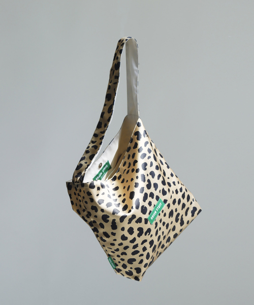 GREEN STUFF(グリーンスタッフ)の「seem full bag 62 - silky leopard camel brown(エコバッグ/サブバッグ・レディース・その他・FREE)」の5枚目の写真