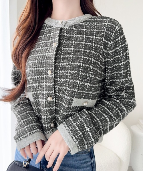 mily bilet(ミウィビレット)の「【mily bilet】甘さに恋して、気品きらり♪ツイードニットパールボタンカーディガン(長袖)(カーディガン/ボレロ・レディース・アイボリー/チャコール/ピンク/ブルー/ブラウン・MEDIUM/LARGE/X-LARGE/SMALL)」の6枚目の写真