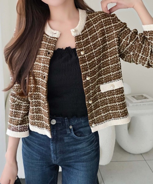 mily bilet(ミウィビレット)の「【mily bilet】甘さに恋して、気品きらり♪ツイードニットパールボタンカーディガン(長袖)(カーディガン/ボレロ・レディース・アイボリー/チャコール/ピンク/ブルー/ブラウン・MEDIUM/LARGE/X-LARGE/SMALL)」の7枚目の写真