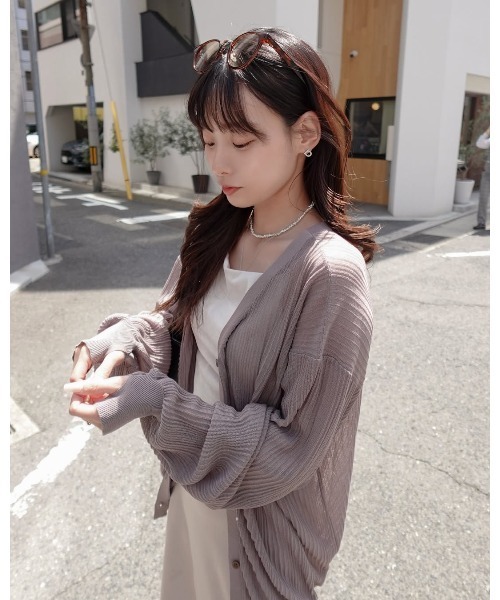 classicalelf(クラシカルエルフ)の「《7月下旬再入荷!予約受付中》冷房対策にも♪ひらっとサラッと心が躍る。オーバーサイズランダムタックシアーカーディガン(カーディガン/ボレロ・レディース・ブルー/ブラック/アイボリー/グレイッシュベージュ/ブラウン・X-LARGE/SMALL/MEDIUM/LARGE)」の6枚目の写真