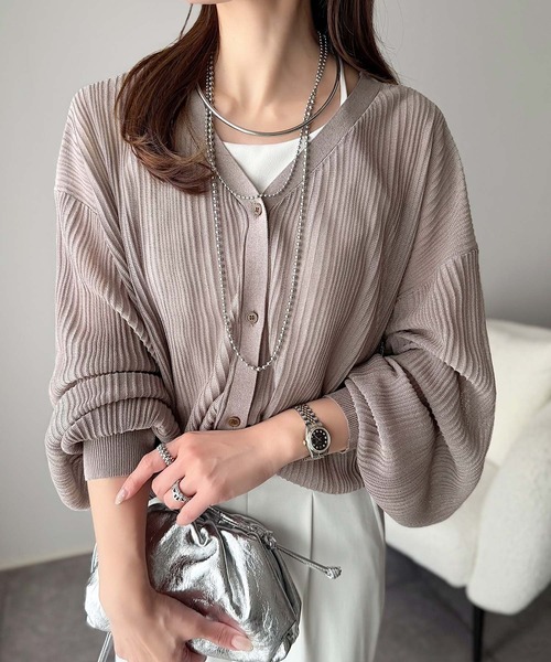 classicalelf(クラシカルエルフ)の「《7月下旬再入荷!予約受付中》冷房対策にも♪ひらっとサラッと心が躍る。オーバーサイズランダムタックシアーカーディガン(カーディガン/ボレロ・レディース・ブルー/ブラック/アイボリー/グレイッシュベージュ/ブラウン・X-LARGE/SMALL/MEDIUM/LARGE)」の15枚目の写真