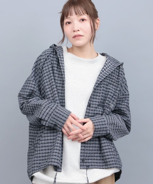 チチカカ(チチカカ)の「フード付きチェックシャツ(シャツ/ブラウス・レディース・ホワイト/ブラック/グリーン・FREE)」の2枚目の写真