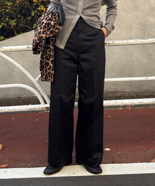 OUTDOOR PRODUCTS（アウトドアプロダクツ）の「T/C ライトクロスワイドストレートパンツ（スラックス・レディース・ブラック/チャコールグレー/レッド・36/38）」の5枚目の写真