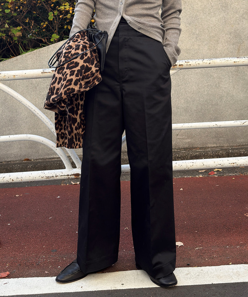 OUTDOOR PRODUCTS（アウトドアプロダクツ）の「T/C ライトクロスワイドストレートパンツ（スラックス・レディース・ブラック/チャコールグレー/レッド・36/38）」の6枚目の写真