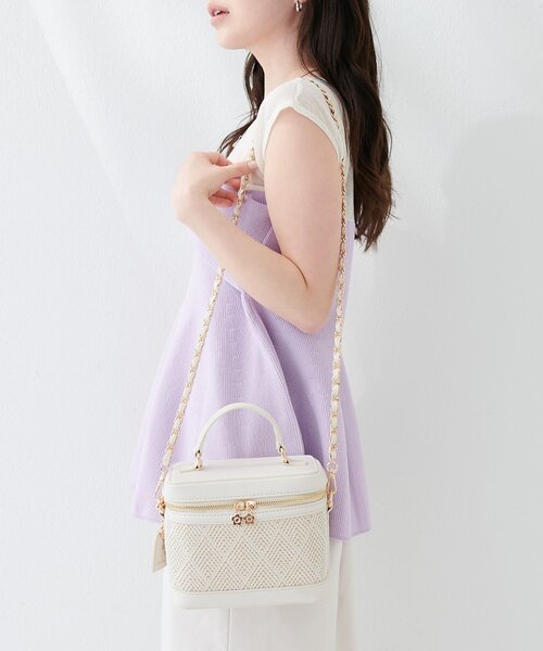natural couture(ナチュラルクチュール)の「〈MARY QUANTコラボ〉チャーム付きバニティバッグ(ショルダーバッグ・レディース・ブラウン/アイボリー/ブラック・FREE)」の2枚目の写真