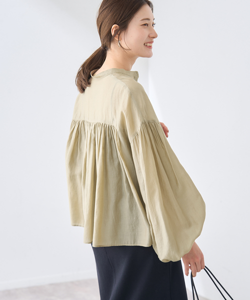 FRAMeWORK（フレームワーク）の「ギャザーブラウス（シャツ/ブラウス・レディース・ベージュ/チャコールグレー/ホワイト・FREE）」の4枚目の写真