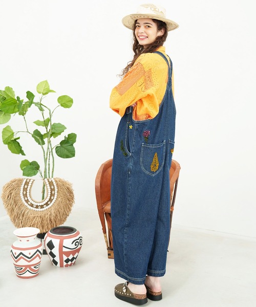 チャイハネ（チャイハネ）の「【チャイハネ】デニム刺繍サロペット（サロペット/オーバーオール・レディース・ブルー/ネイビー・FREE）」の2枚目の写真