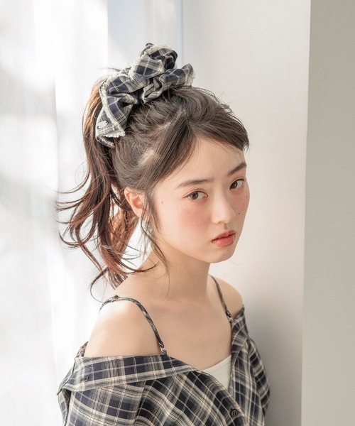 Heather（ヘザー）の「チェックボリュームシュシュ　656552（シュシュ・レディース・ブルー/ブラック/ベージュ/ネイビー・ONE SIZE）」の6枚目の写真