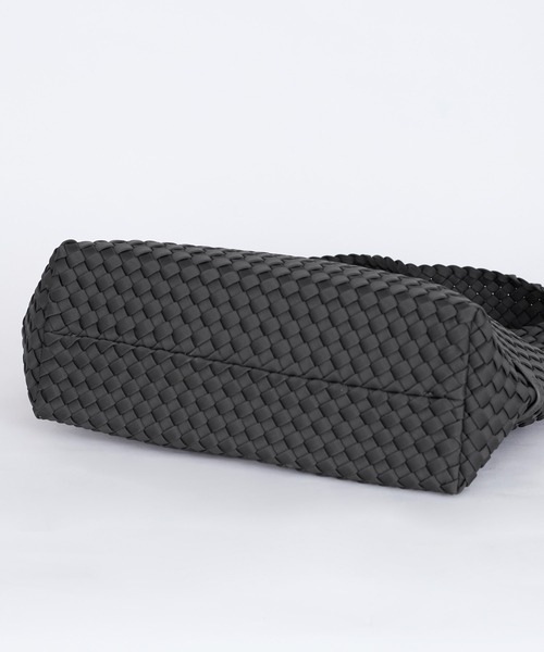 NAGHEDI（ナゲディ）の「【NAGHEDI】ワンショルダーバッグ-Nomad Medium Hobo（ショルダーバッグ・レディース・チャコールグレー/ベージュ・M）」の19枚目の写真