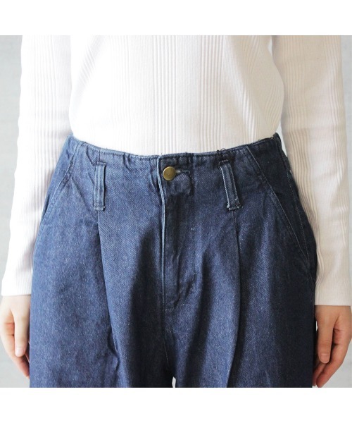 aity(アイティ)の「M-4L ウエストタック ハイウエストデニムワイドパンツ(デニムパンツ・レディース・ネイビー/ワンウォッシュ・4L/3L/LL/L/M)」の12枚目の写真