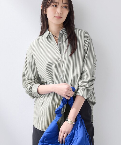 INDIVI（インディヴィ）の「【羽織りとしても活躍】ベーシックレギュラーシャツ（シャツ/ブラウス・レディース・グレー系2/ブルー系7/ブラック/ホワイト・13/05/36/38）」の3枚目の写真