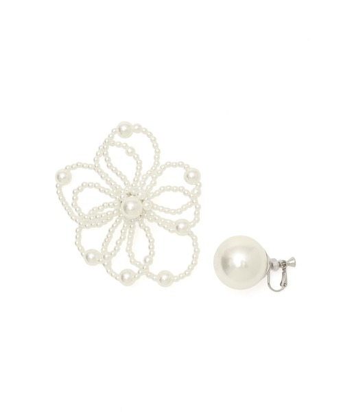 ROSE BUD（ローズバッド）の「ASYMMETRICAL EARRINGS（イヤリング・レディース・シルバー/ホワイト・ONE SIZE）」の4枚目の写真