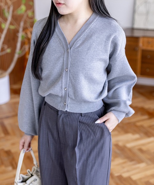 CLEAR BASIC（クリアベーシック）の「ハートボタンVネックニットカーディガン（カーディガン/ボレロ・レディース・アイボリー/杢グレー/ラベンダー/ブラック・F）」の12枚目の写真