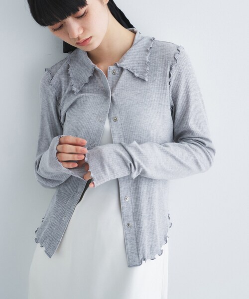 CODE A（コードエー）の「edge－fit ribbed cardigan（カーディガン/ボレロ・レディース・ライトグレー/ホワイト/ライトブルー・00）」の5枚目の写真