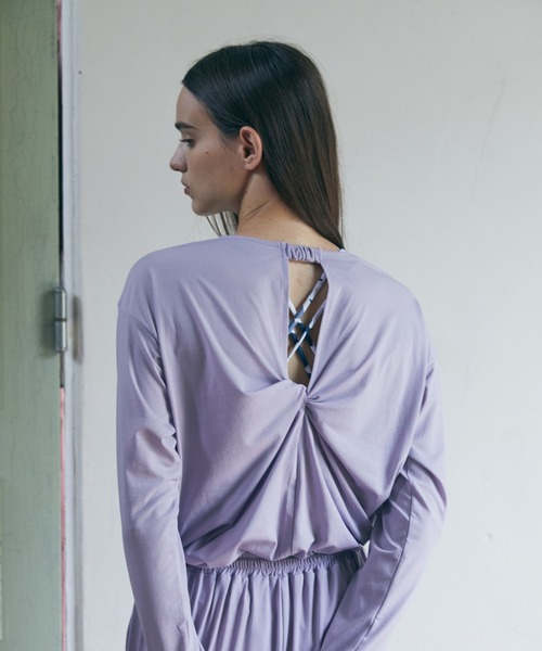 Julier Yoga and Relax（ジュリエヨガアンドリラックス）の「Julier ライトプライム バッククロスプルオーバー（Tシャツ/カットソー・レディース・ホワイト/ネイビー/チャコール/ラベンダー・FREE）」の4枚目の写真