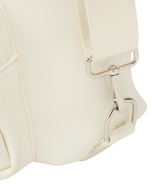 earth music&ecology（アースミュージックアンドエコロジー）の「Wポケット３WAYショルダーバッグ（ショルダーバッグ・レディース・ブラック/アイボリー・FREE）」の5枚目の写真