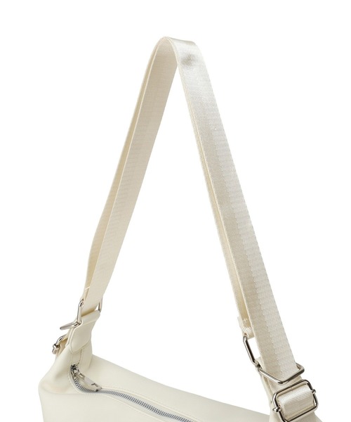 earth music&ecology（アースミュージックアンドエコロジー）の「Wポケット３WAYショルダーバッグ（ショルダーバッグ・レディース・ブラック/アイボリー・FREE）」の6枚目の写真