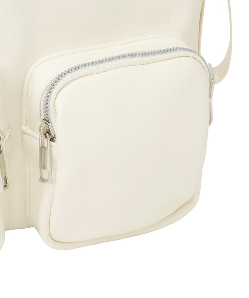 earth music&ecology（アースミュージックアンドエコロジー）の「Wポケット３WAYショルダーバッグ（ショルダーバッグ・レディース・ブラック/アイボリー・FREE）」の9枚目の写真