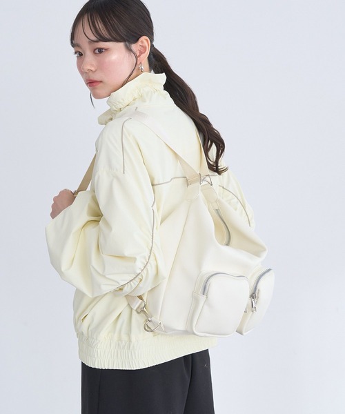 earth music&ecology（アースミュージックアンドエコロジー）の「Wポケット３WAYショルダーバッグ（ショルダーバッグ・レディース・ブラック/アイボリー・FREE）」の3枚目の写真