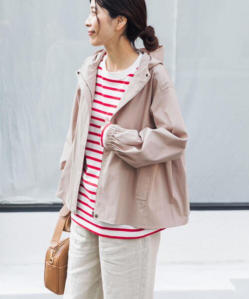 URBAN RESEARCH DOORS（アーバンリサーチドアーズ）の「撥水バックギャザーフードジャケット（その他アウター・レディース・ベージュ系その他/ネイビー/ベージュ・FREE）」の17枚目の写真