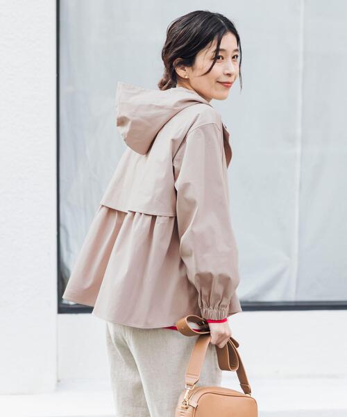 URBAN RESEARCH DOORS（アーバンリサーチドアーズ）の「撥水バックギャザーフードジャケット（その他アウター・レディース・ベージュ系その他/ネイビー/ベージュ・FREE）」の19枚目の写真