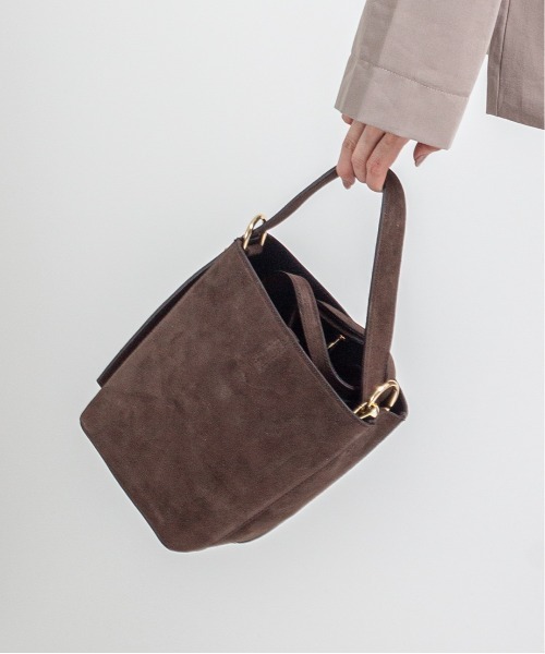 AULENTTI(オウレンティ)の「【AULENTTI/オウレンティ】2WAY レザー ショルダーバッグ ポーチ付き(ショルダーバッグ・レディース・ダークブラウン・FREE)」の7枚目の写真