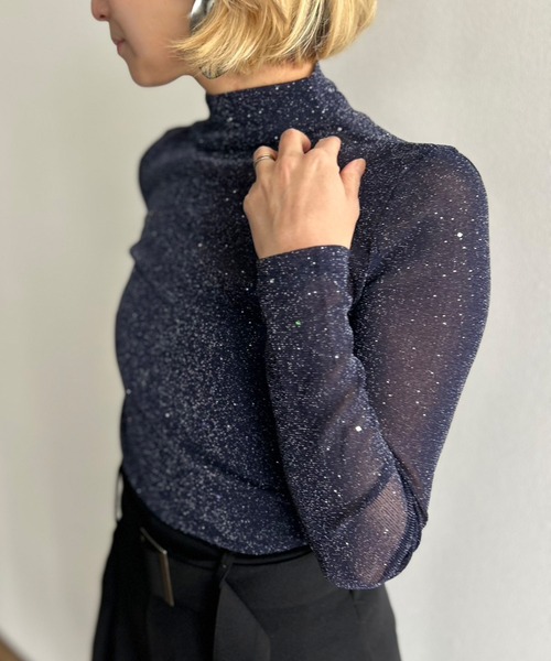 Kotoe（コトエ）の「プチハイネック ギャラクシーラメカットソー（Tシャツ/カットソー・レディース・ホワイト/ベージュ/ネイビー/ブラック・FREE）」の4枚目の写真