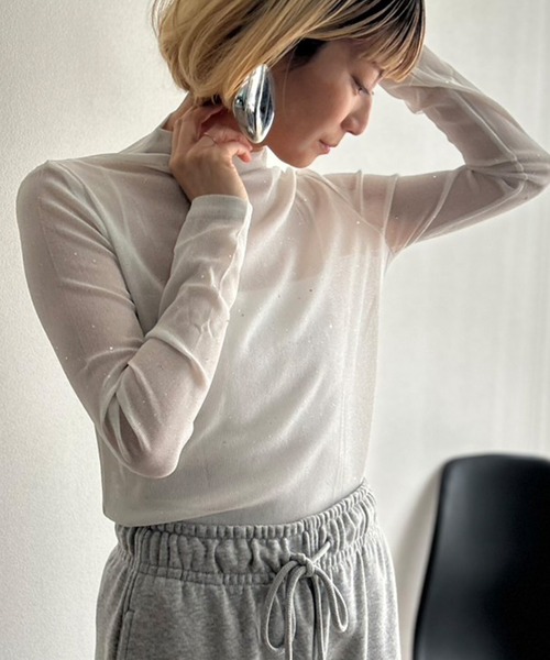 Kotoe（コトエ）の「プチハイネック ギャラクシーラメカットソー（Tシャツ/カットソー・レディース・ホワイト/ベージュ/ネイビー/ブラック・FREE）」の6枚目の写真